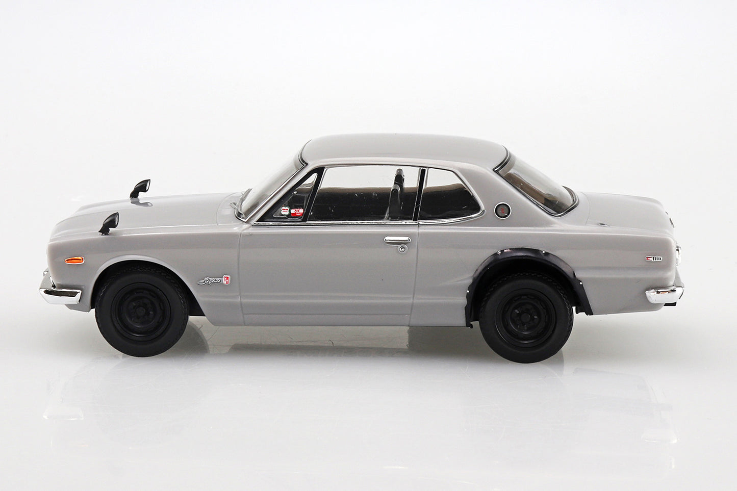 AOSHIMA SNAP KIT No.9-A NISSAN SKYLINE 2000GT-R(SILVER) 1:32 Model Kit