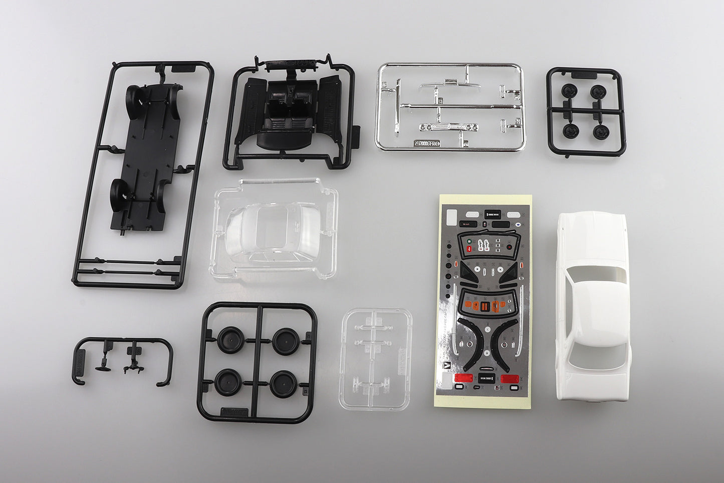 AOSHIMA SNAP KIT No.9-B NISSAN SKYLINE 2000GT-R(WHITE) 1:32 Model Kit