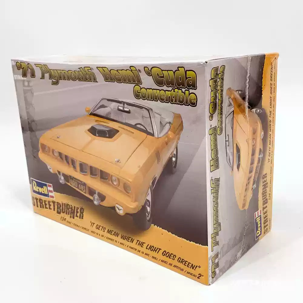 Collectable Revell Street Burner '71 Plymouth Hemi Cuda Convertible 1:24 Model Car Kit