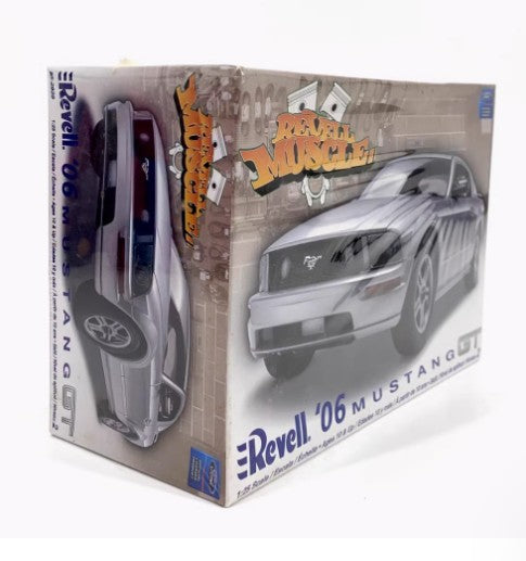 Collectable Revell Muscle '06 Mustang GT 1:25 Model Car Kit