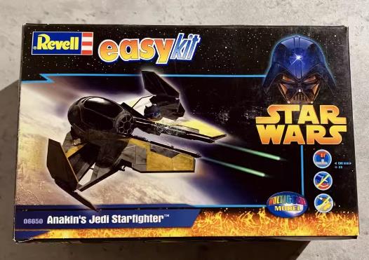 COLLECTABLE REVELL 06650 ANAKIN'S JEDI STAR FIGHTER 1:30 EASY KIT