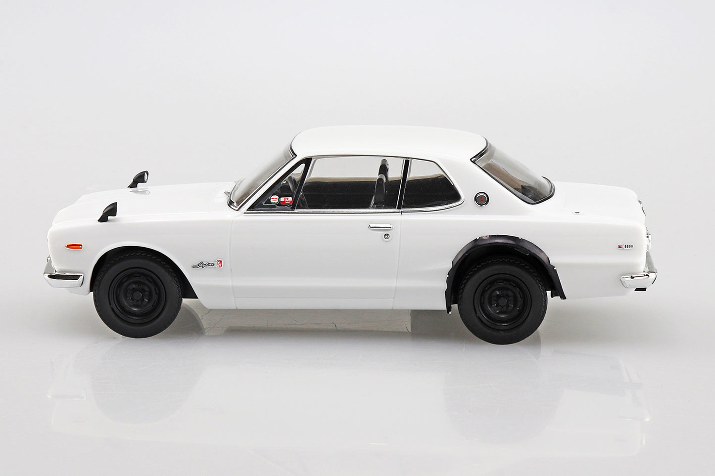 AOSHIMA SNAP KIT No.9-B NISSAN SKYLINE 2000GT-R(WHITE) 1:32 Model Kit