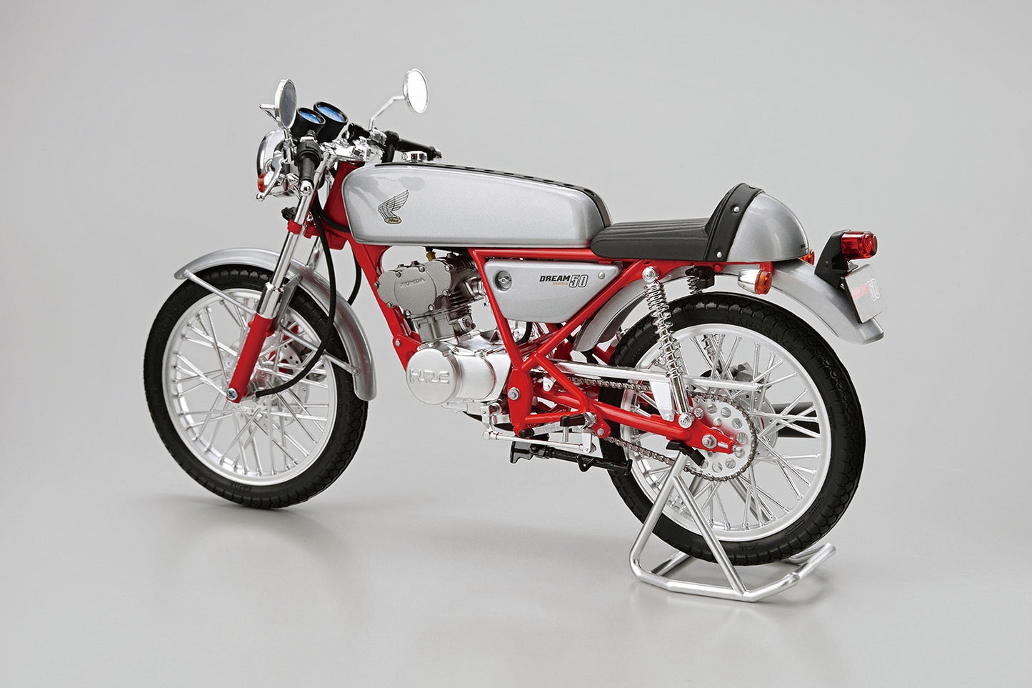 Aoshima BIKE No.66 HONDA DREAM50 '97 CUSTOM 1:12 Model Kit