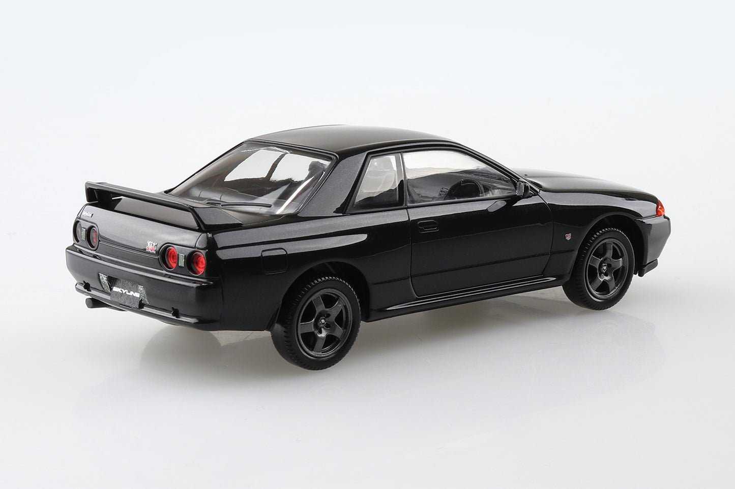 AOSHIMA SNAP KIT No.14-C NISSAN R32 SKYLINE GT-R(BLACK PEARL METALLIC) 1:32 Model Kit
