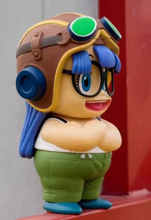 Dr Slump Arale Norimaki PILOT PVCF24 PVC Figure 17 cm