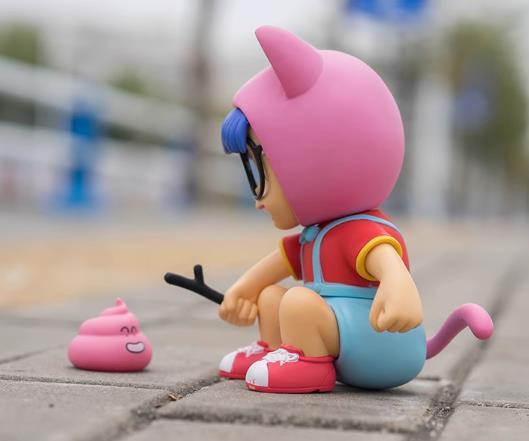 Dr Slump Arale Norimaki Pink Rabbit Hat PVCF26 PVC Figure 16 cm