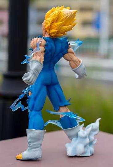 Dragon Ball Vegeta Super Saiyan PVCF56 PVC Figure 28 cm