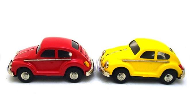 Collectable Vintage Classic Wind-up Metal Tin Toys Volkswagen Beetle MF146 Car 2 Colours