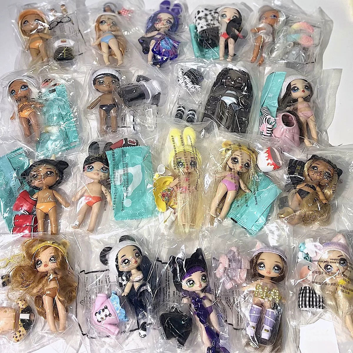 Na! Na! Na! Surprise Minis line Dolls