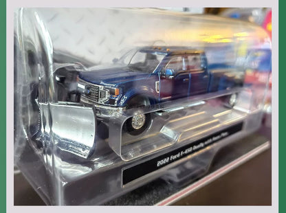 Collectables Greenlight 1:64 Dually Drivers Series 17 2022 Ford F-450 Dually Pickup Truck with Snow Plow Diecast Model Car