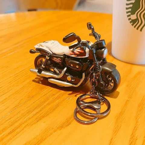 Miniature Alloy Cruiser Motorcycle Pull-Back Toys Keychain Gifts 4 Colours