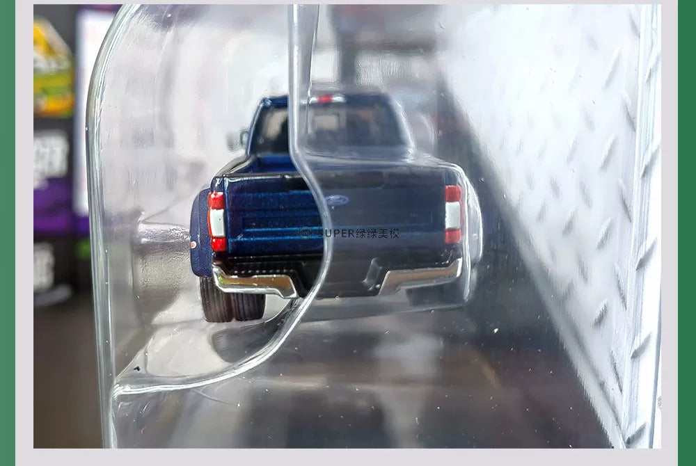 Collectables Greenlight 1:64 Dually Drivers Series 17 2022 Ford F-450 Dually Pickup Truck with Snow Plow Diecast Model Car