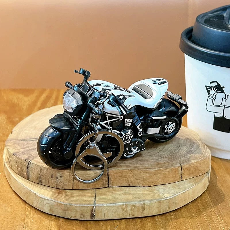 Miniature Cruiser Motorcycle Pull-Back Toys Keychain Gifts 4 Colours