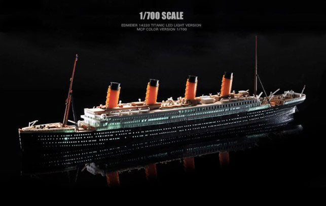 Collectable Academy R.M.S.TITANIC LED 1:700 Model Kits