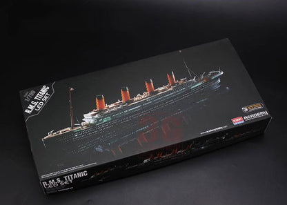 Collectable Academy R.M.S.TITANIC LED 1:700 Model Kits
