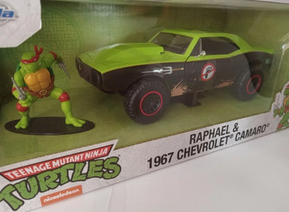 Collectables Diecast Jada  Teenage Mutant Ninja Turtles Raphael & 1967 CHEVROLET CAMARO 1:24